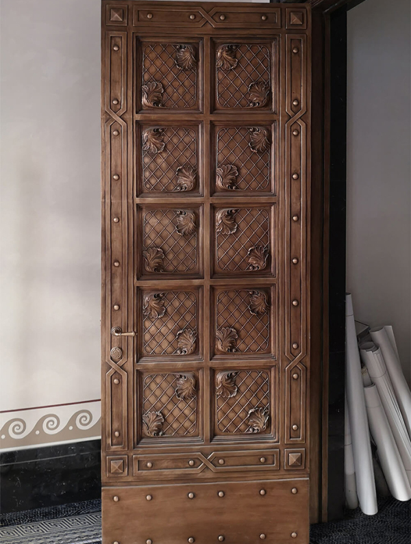 Decorated bronze door - 240 x 90 cm